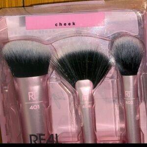 Real Techniques Cheeks brush set bonus brush storage
